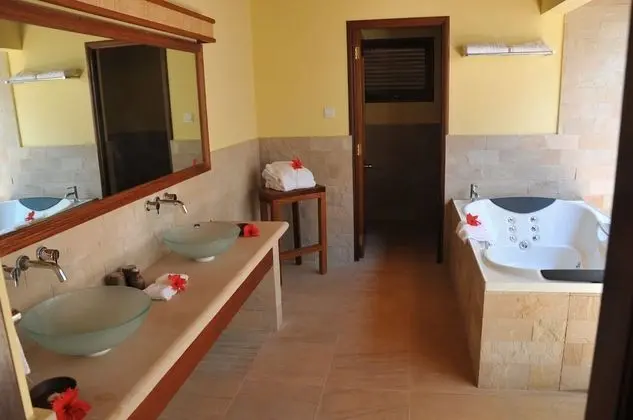 Villa (Hideaway)