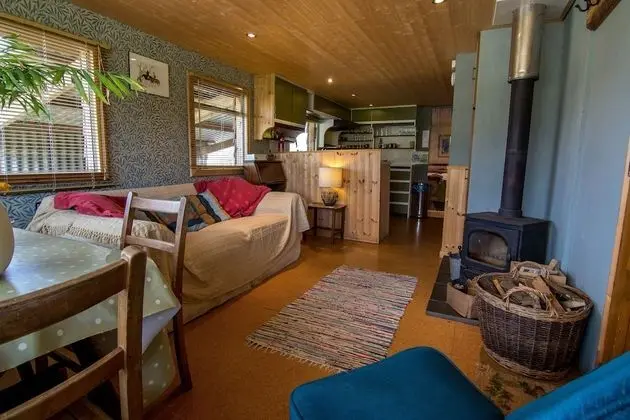Kulübe (upcycled static caravan)