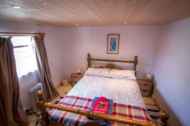 Kulübe (upcycled static caravan)