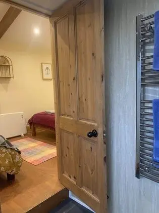 Kulübe (upcycled static caravan)