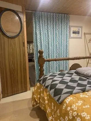Kulübe (upcycled static caravan)