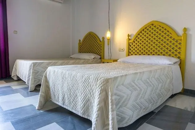 Basic Tek Büyük Yataklı Oda