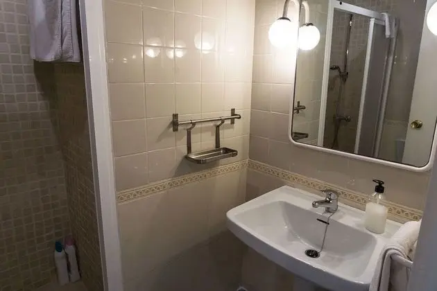 Basic Tek Büyük Yataklı Oda