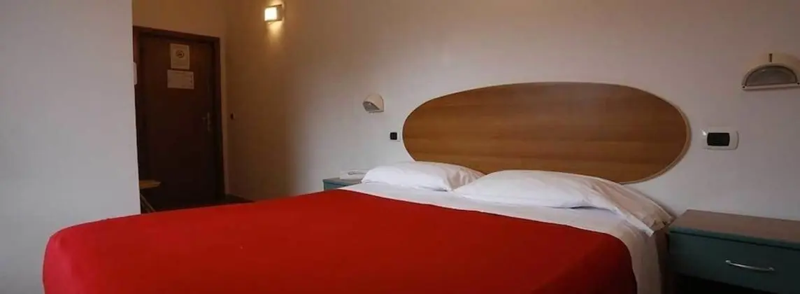 Üç Kişilik Oda