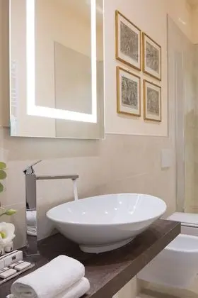 Deluxe Tek Büyük veya İki Ayrı Yataklı Oda, Balkon