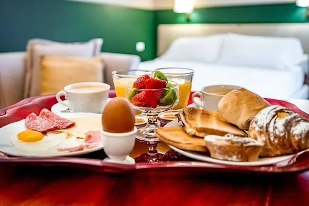 Standard Tek Büyük veya İki Ayrı Yataklı Oda, Şehir Manzaralı