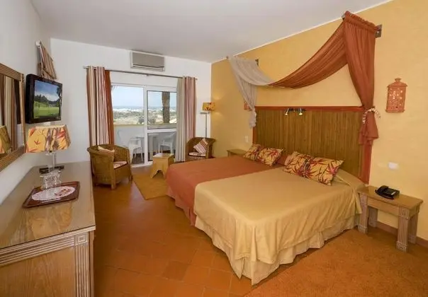 1 Çift Kişilik Veya 2 Tek Kişilik Yatak Garden View