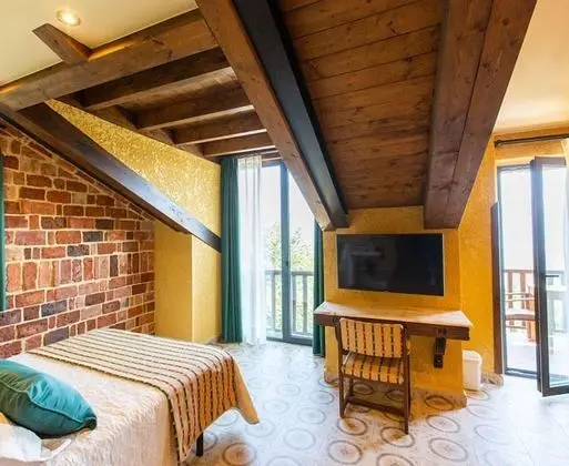 Standard Tek Büyük veya İki Ayrı Yataklı Oda