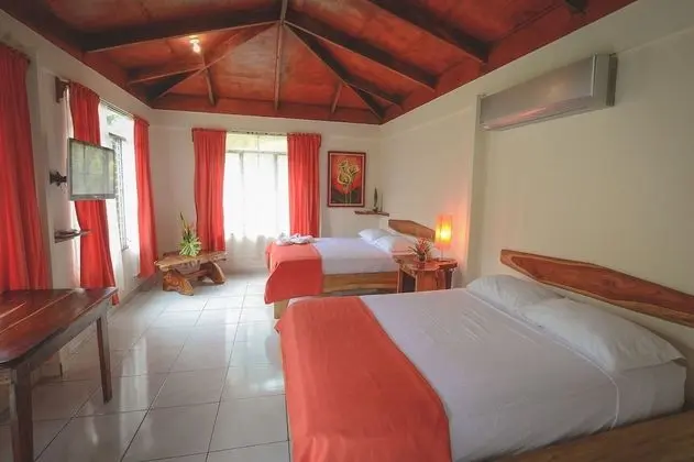 Deluxe Dört Kişilik Oda