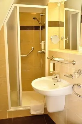 Standard Tek Büyük veya İki Ayrı Yataklı Oda
