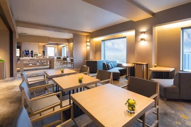 Süit, Sigara İçilmez (Corner Suite)