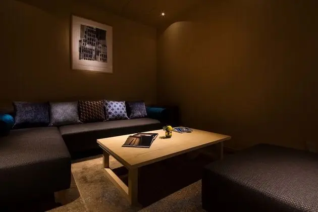 Süit, Sigara İçilmez (Corner Suite)