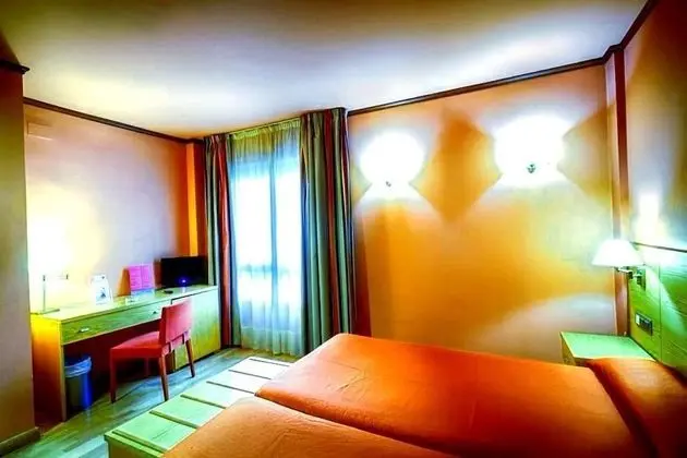 Tek Büyük veya İki Ayrı Yataklı Oda