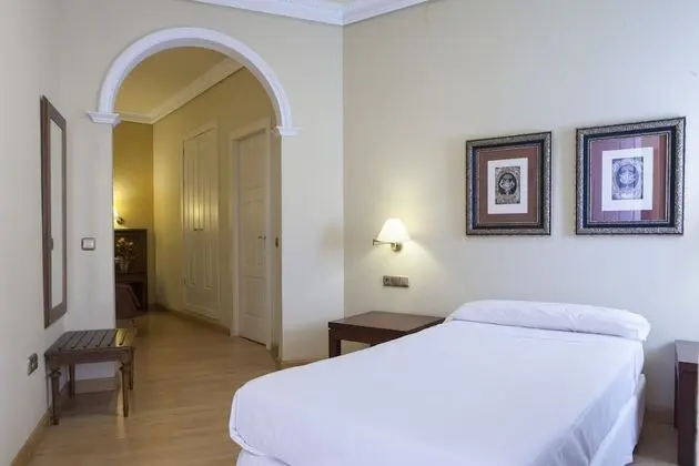 Tek Büyük Yataklı Oda (with sofa bed)