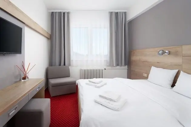 Comfort Tek Büyük Yataklı Oda (with extra bed)