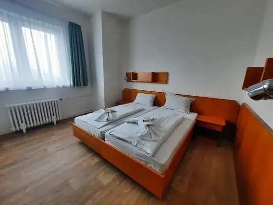 Standard Tek Büyük Yataklı Oda (with extra bed)