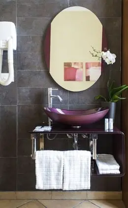 Tek Büyük veya İki Ayrı Yataklı Oda, Ortak Banyo