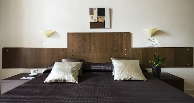 Tek Büyük veya İki Ayrı Yataklı Oda, Ortak Banyo