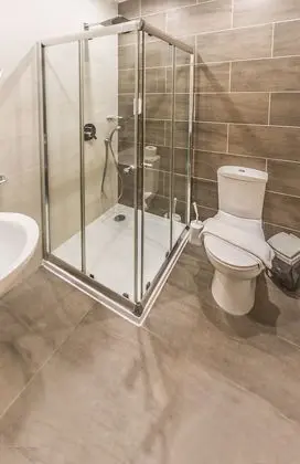 Tek Büyük Yataklı Oda, Balkon