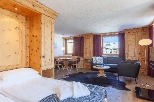 JUNIOR SUITE