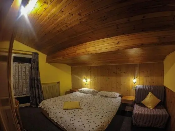 Tek Büyük Yataklı Oda