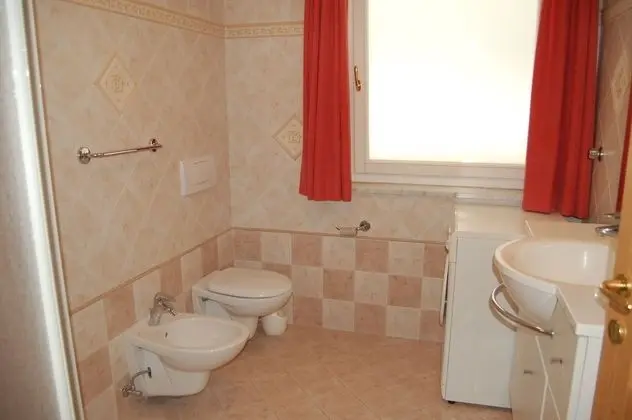 Apart Daire, 3 Yatak Odası, Küçük Mutfak (First floor)