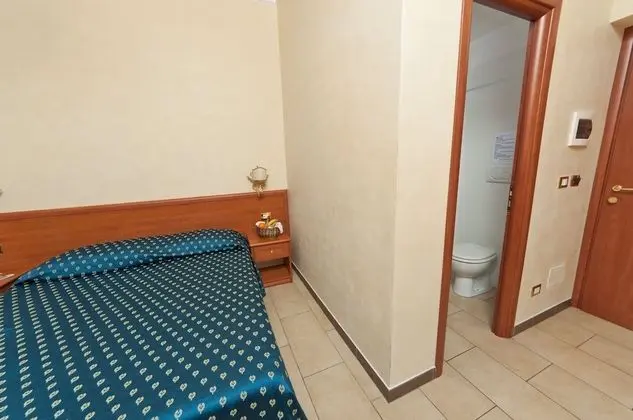 Üç Kişilik Oda