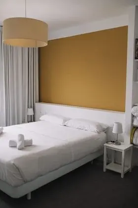 Tek Büyük Yataklı Oda, Kısmi Deniz Manzarası