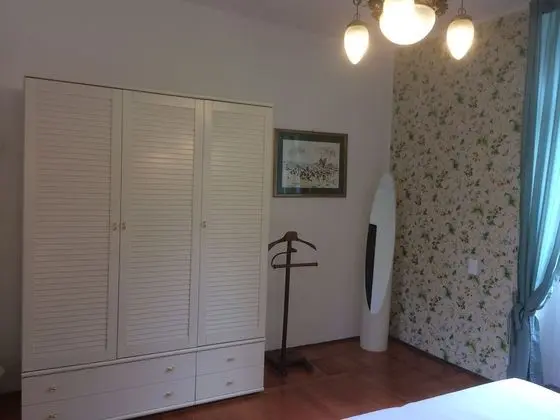 Tek Büyük veya İki Ayrı Yataklı Oda, Ortak Banyo (Tina)