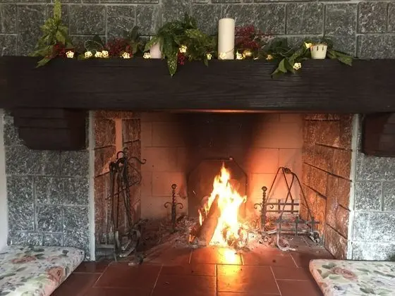 Tek Büyük veya İki Ayrı Yataklı Oda, Ortak Banyo (Tina)