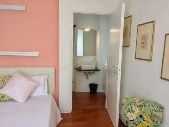 Tek Büyük Yataklı Oda, Banyolu/Duşlu (Gianna)