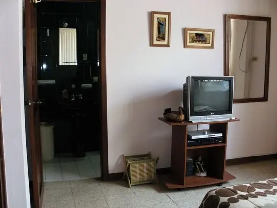 Classic Üç Kişilik Oda, 1 Büyük (Queen) Boy Yatak ve Çekyat, Özel Banyo, Avlu Manzaralı