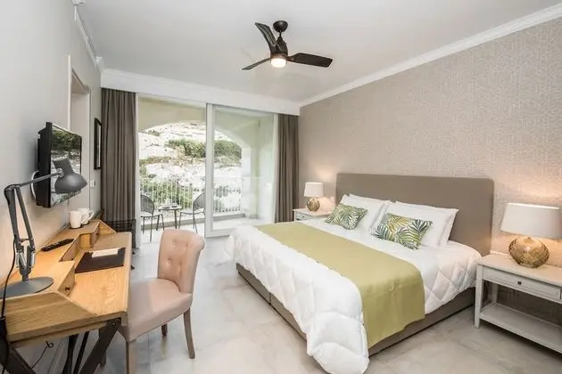 Standard Tek Büyük Yataklı Oda