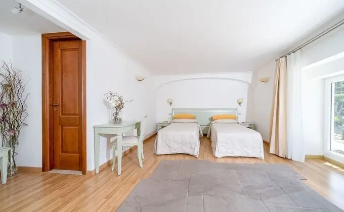 Junior Süit, Kısmi Deniz Manzaralı