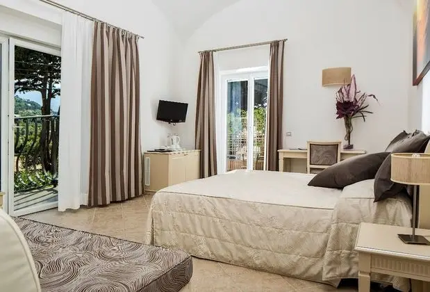 Superior Tek Büyük Yataklı Oda, Balkon, Deniz Manzaralı