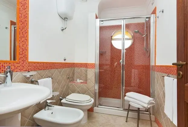 Superior Tek Büyük Yataklı Oda, Balkon, Deniz Manzaralı