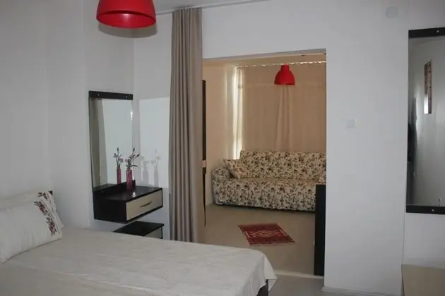 Aile Odası, Bahçe Manzaralı