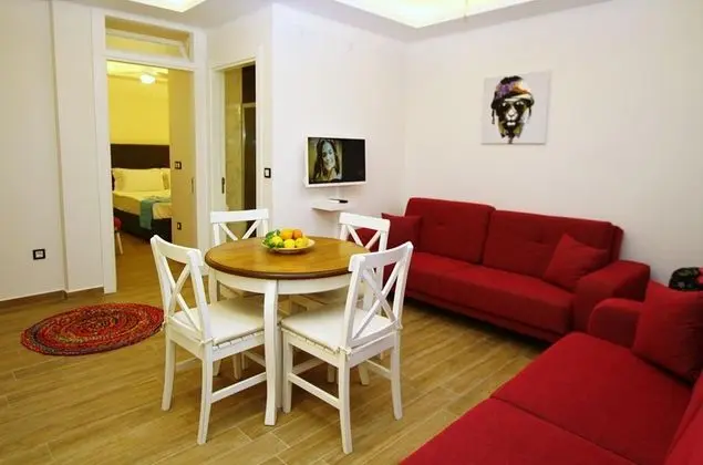 Apartment, Şehir Manzaralı