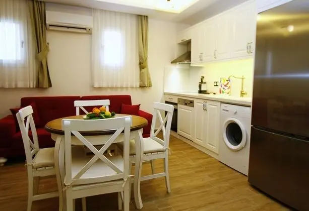 Apartment, Şehir Manzaralı