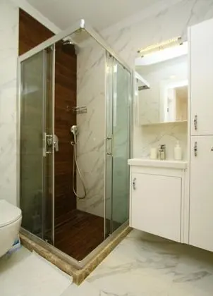 Apartment, Şehir Manzaralı