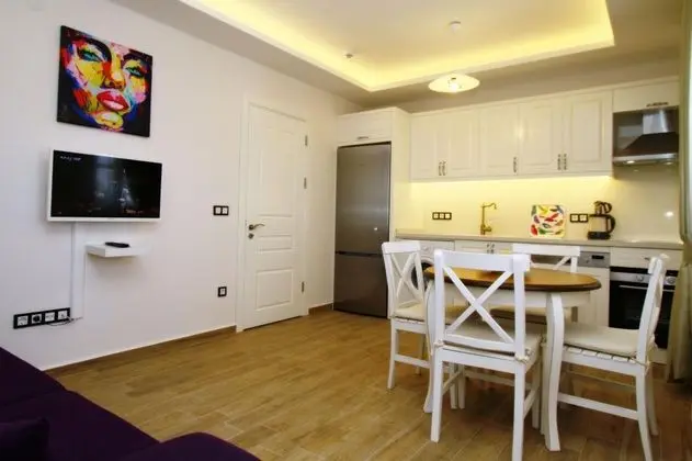Apartment, Şehir Manzaralı