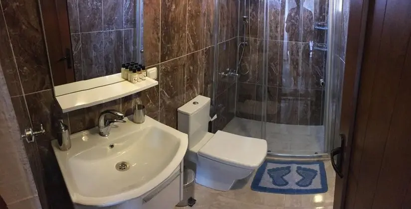 Aile Odası, Havuz Manzaralı