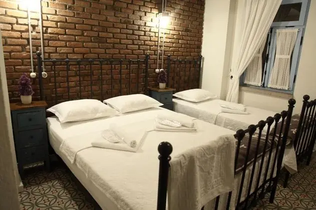 Triple, Şehir Manzaralı
