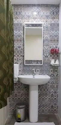 Üç Kişilik Oda