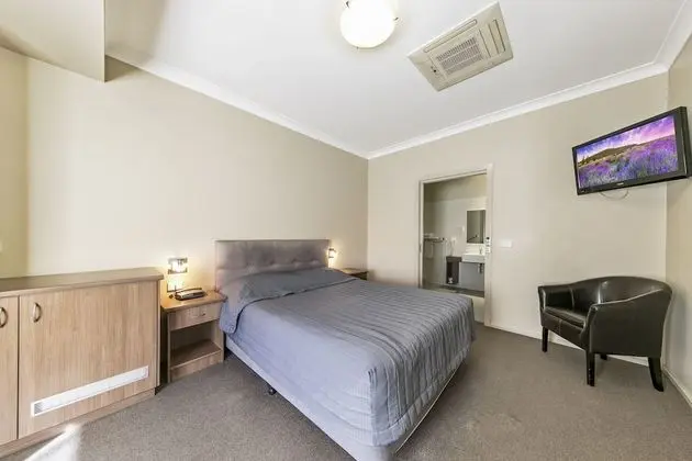 Büyük Yataklı Tek Kişilik Oda (Budget Queen Room)