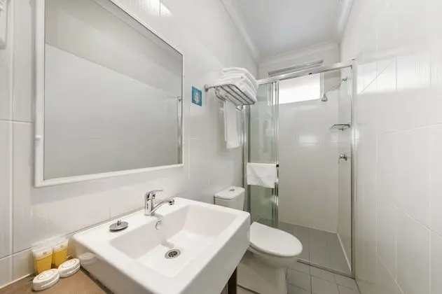 Büyük Yataklı Tek Kişilik Oda (Budget Queen Room)