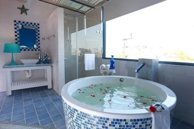 Luxury Tek Büyük Yataklı Oda