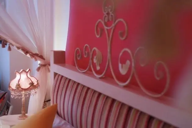 Romantic Tek Büyük Yataklı Oda