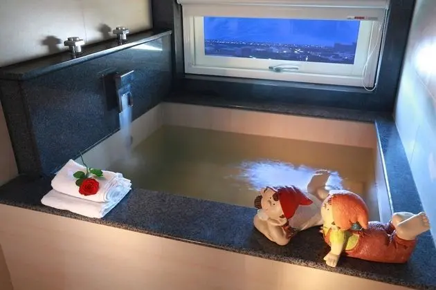 Romantic Tek Büyük Yataklı Oda