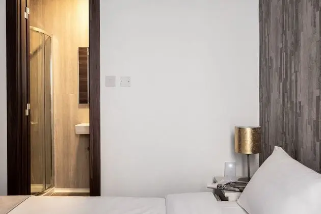 Üç Kişilik Oda